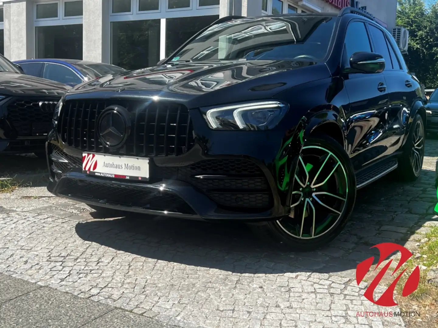 Mercedes-Benz GLE 300 d 4M AMG MULTI PANO 360° LUFT BUR-HIGH-END Negro - 2