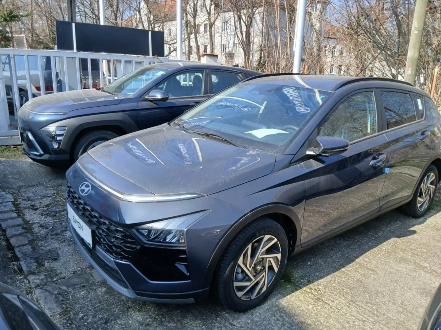 Hyundai BAYON GO Plus 1.0 T-GDI DCT y5bu3-PP4-OO5/O6 Grau - 1