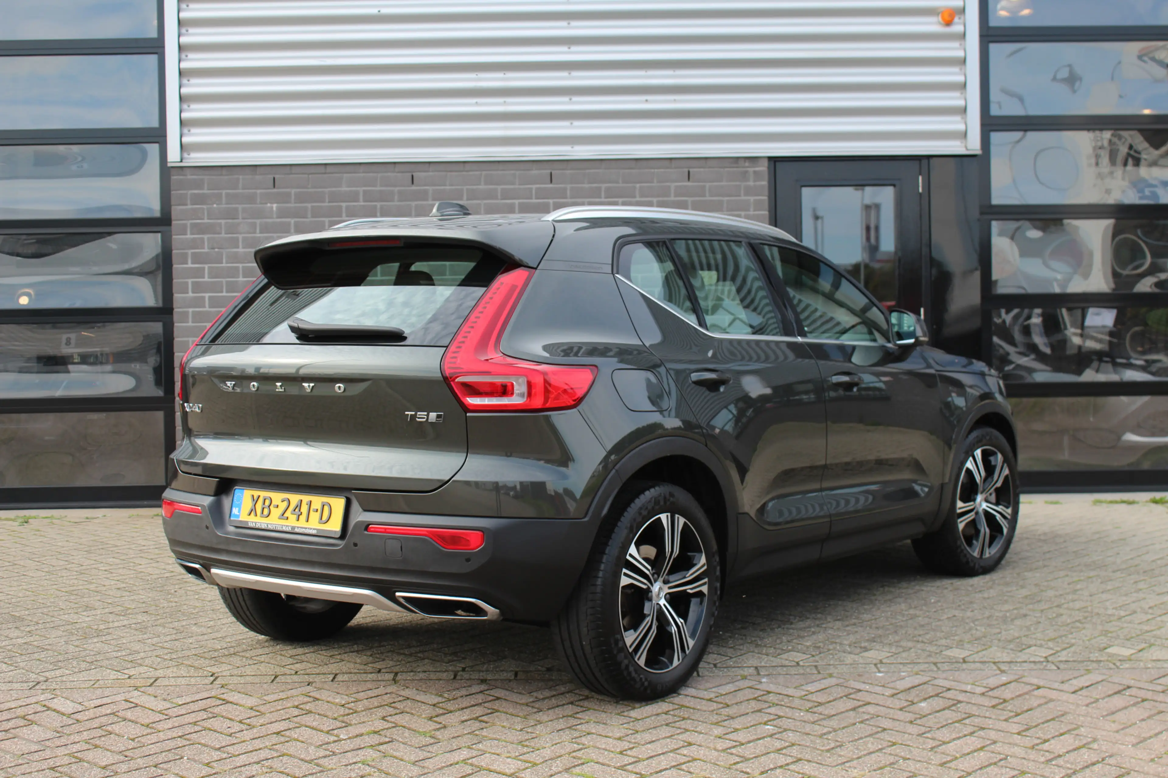 Volvo XC40 2.0 T5 AWD Inscription / Camera / LED / 248PK / N. — photo 3