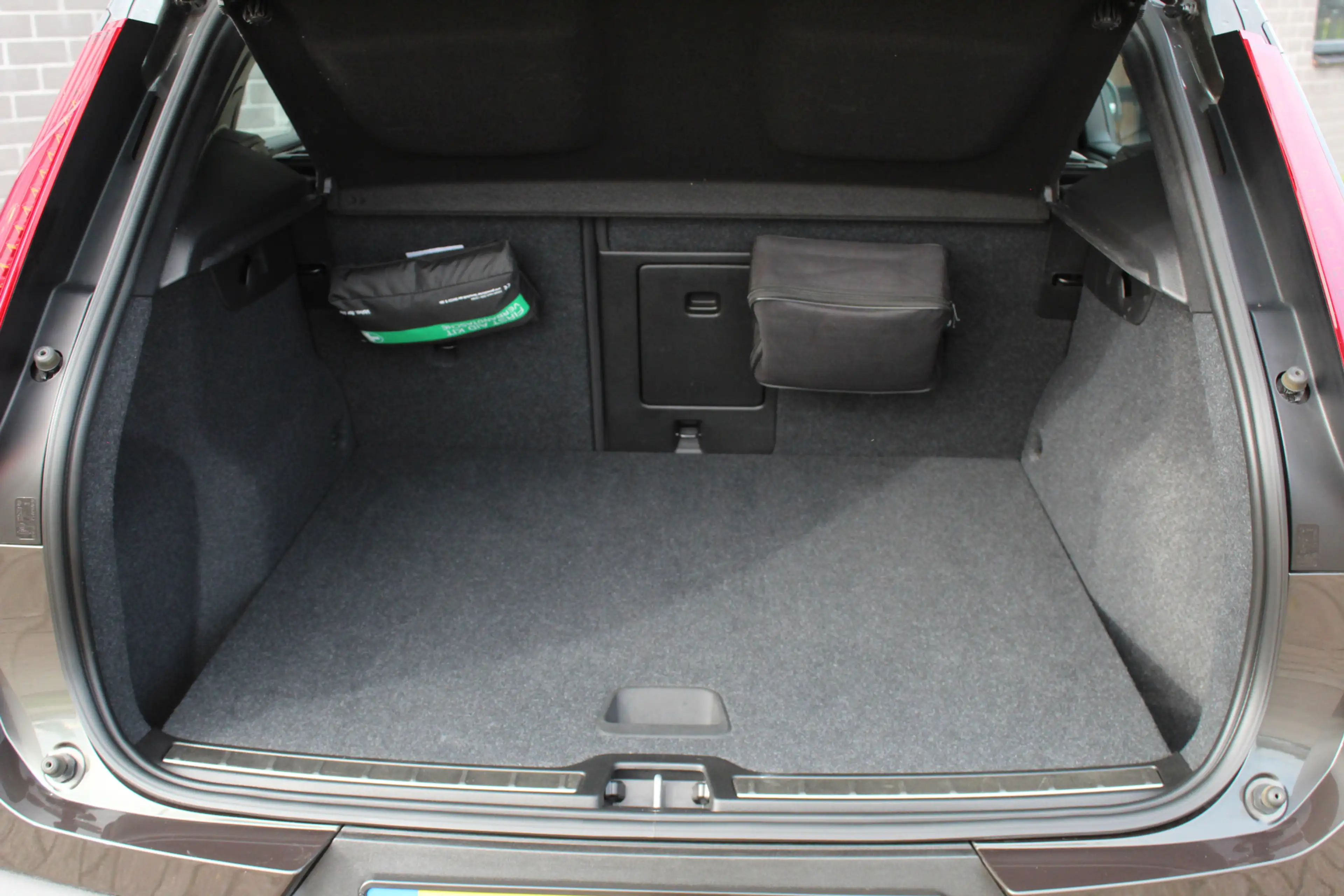 Volvo XC40 2.0 T5 AWD Inscription / Camera / LED / 248PK / N. — photo 27
