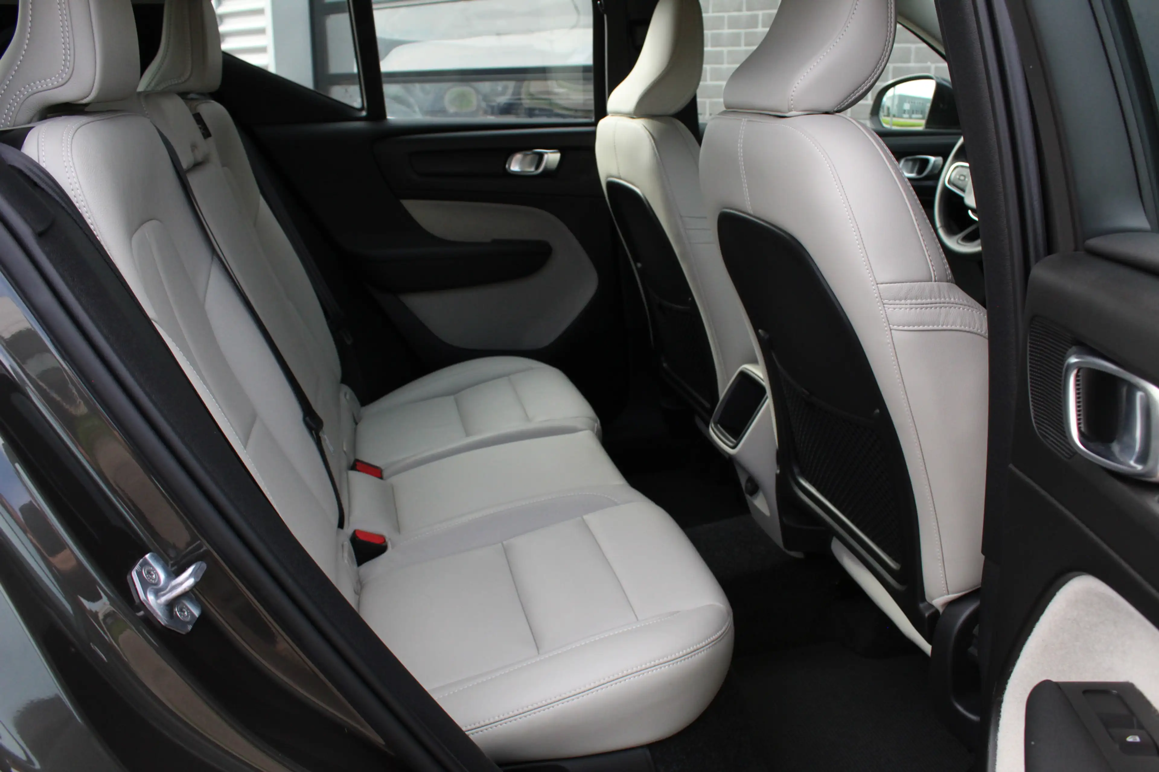Volvo XC40 2.0 T5 AWD Inscription / Camera / LED / 248PK / N. — photo 11