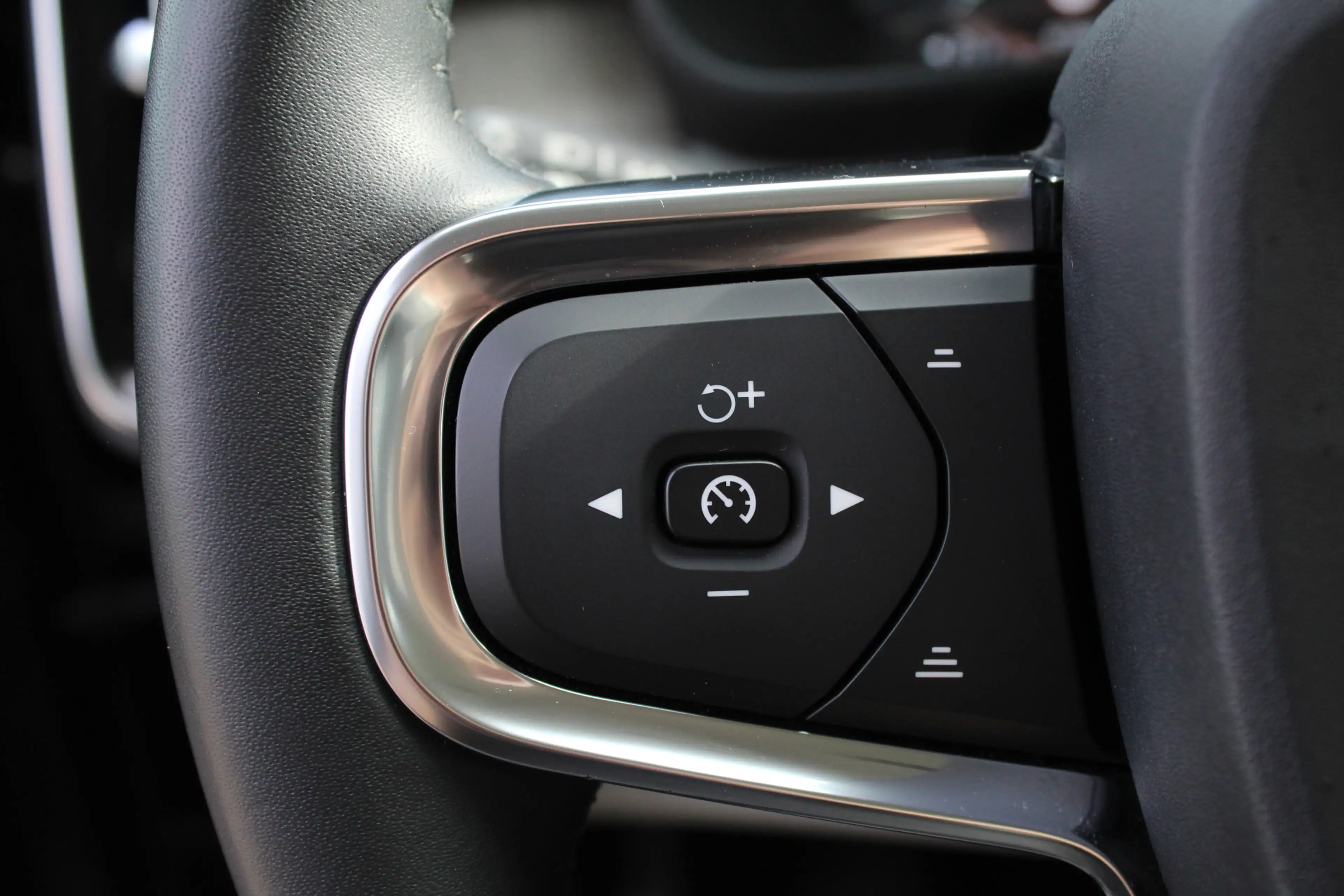 Volvo XC40 2.0 T5 AWD Inscription / Camera / LED / 248PK / N. — photo 15