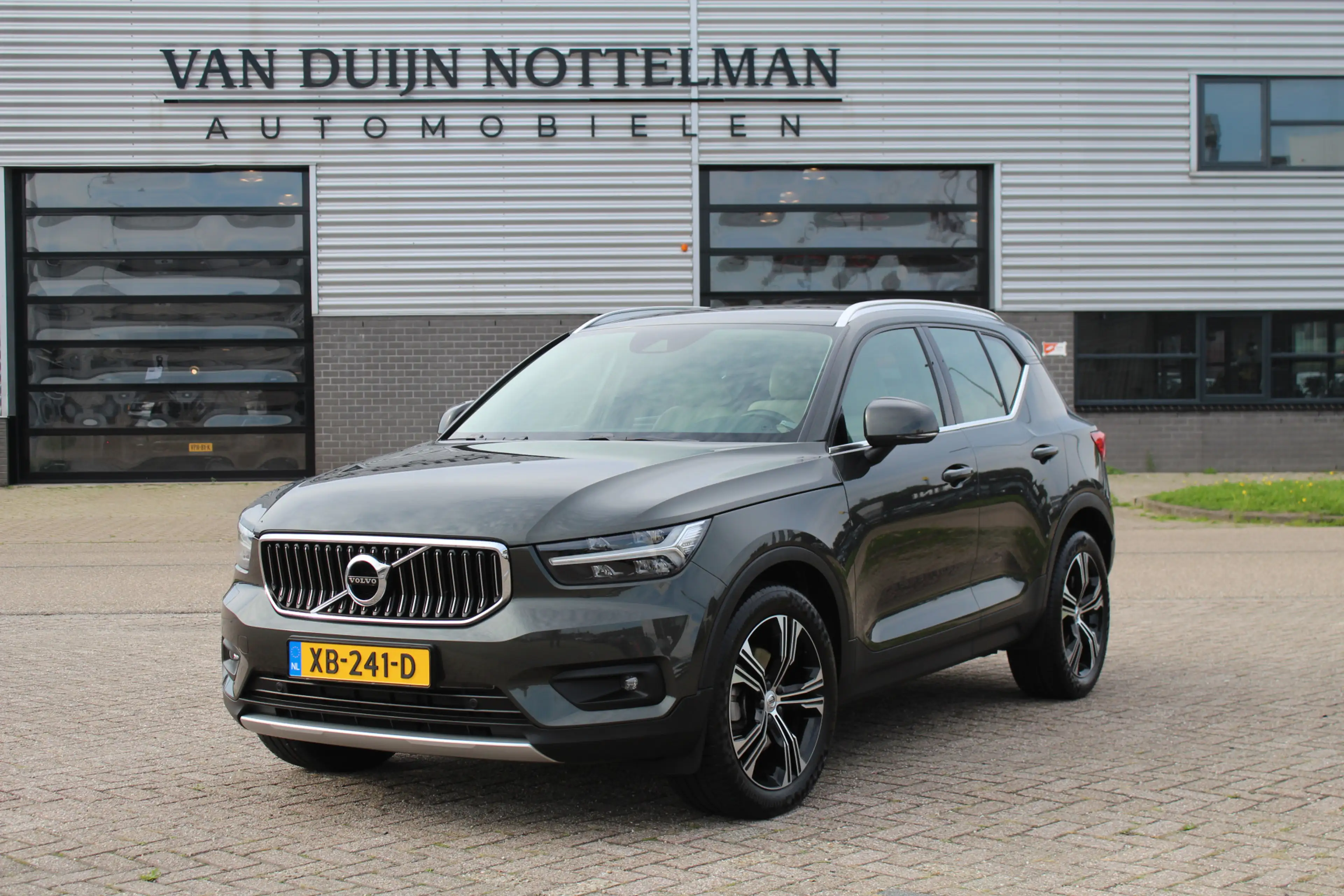 Volvo XC40 2.0 T5 AWD Inscription / Camera / LED / 248PK / N.