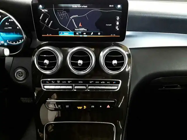 Mercedes-Benz GLC view 6