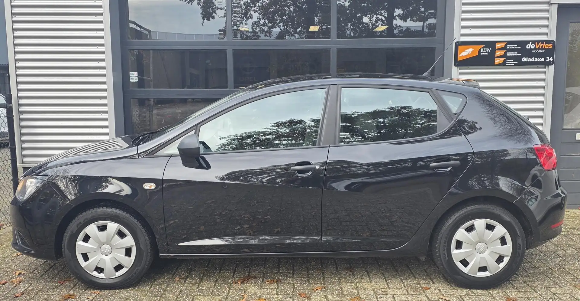 SEAT Ibiza 1.2 Club **5DRS-AIRCO-APK** Zwart - 2