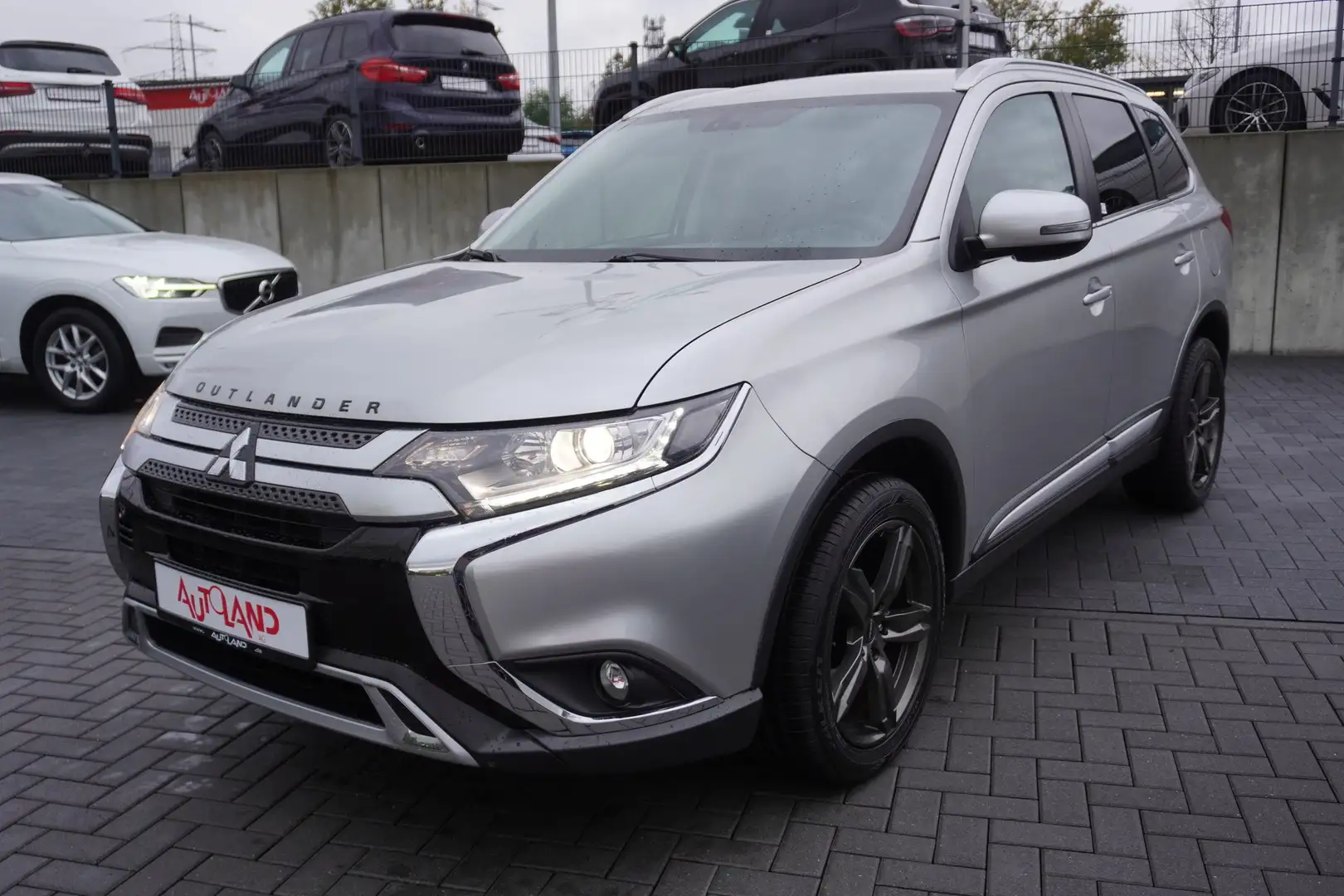 Mitsubishi Outlander 2.0 2WD Navi Kamera PDC Android Apple Silber - 2