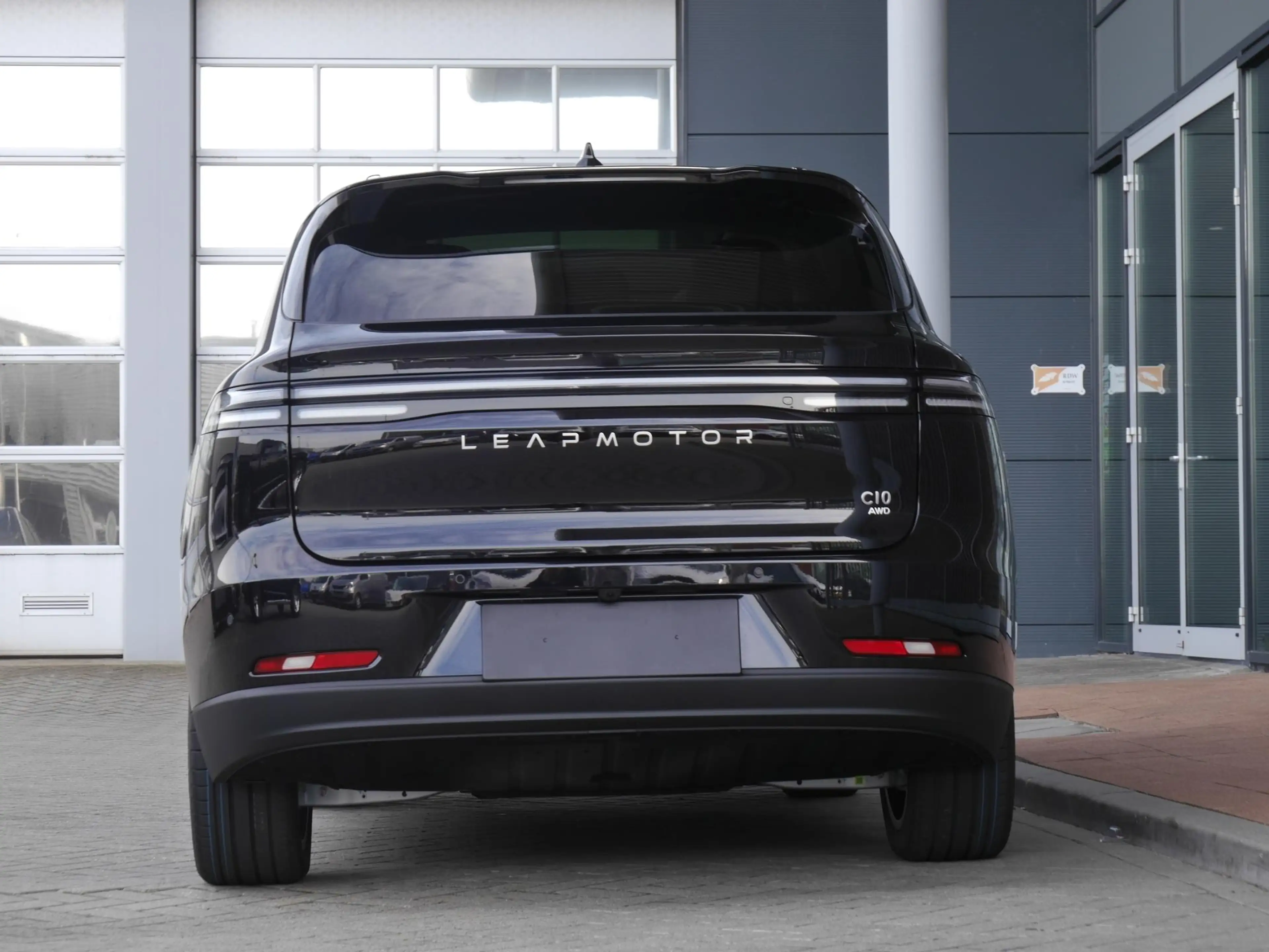 Leapmotor C10 Design ProMax AWD 81.9 kWh |  598 PK | 0-100 in 4 — photo 4