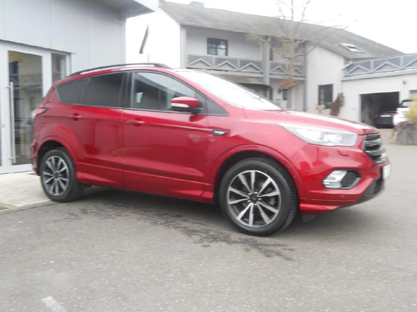 Ford Kuga ST-Line Rot - 1