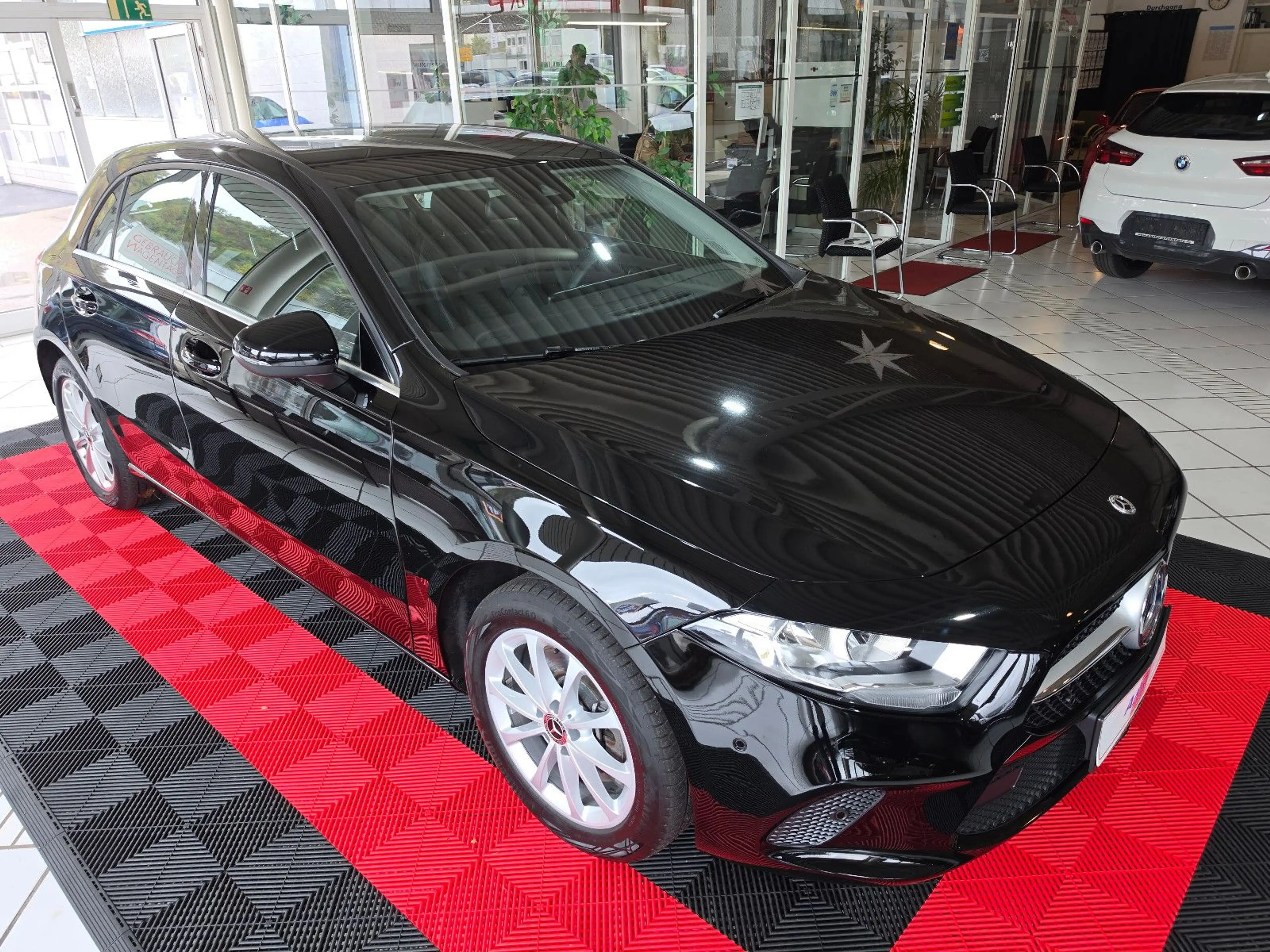 Mercedes-Benz A 250 e+DAB+NAVI+KEYLESS GO+SHZ+KLIMAAUTO.+ — photo 2