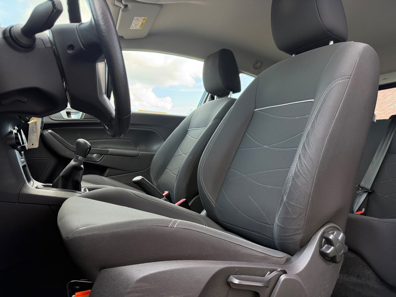Ford Fiesta 1.0 Style Essential / Navi / Airco / LED / NAP — photo 4