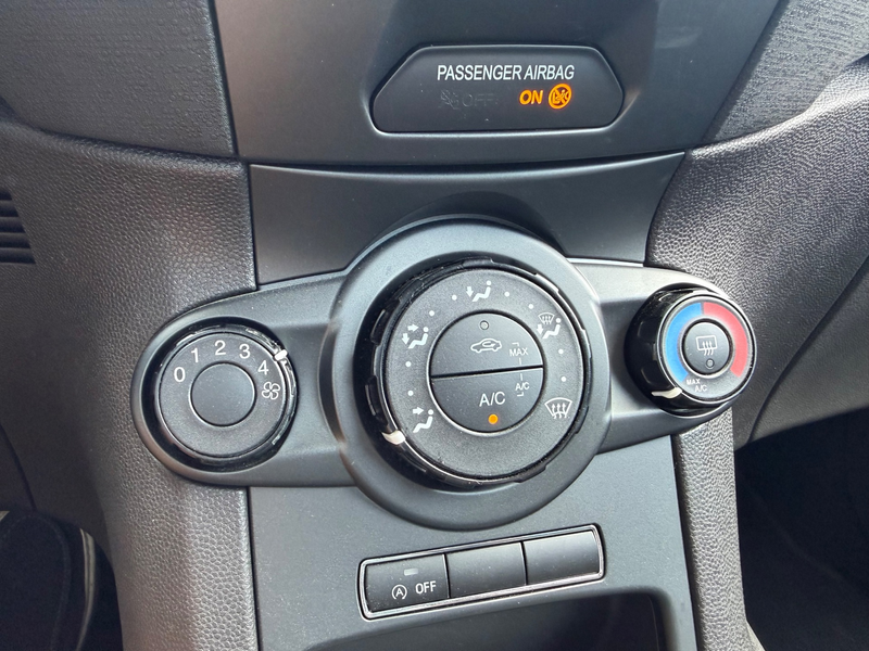 Ford Fiesta 1.0 Style Essential / Navi / Airco / LED / NAP — photo 7