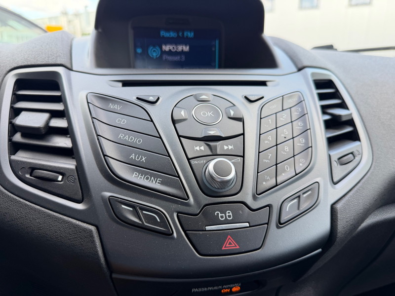 Ford Fiesta 1.0 Style Essential / Navi / Airco / LED / NAP — photo 6