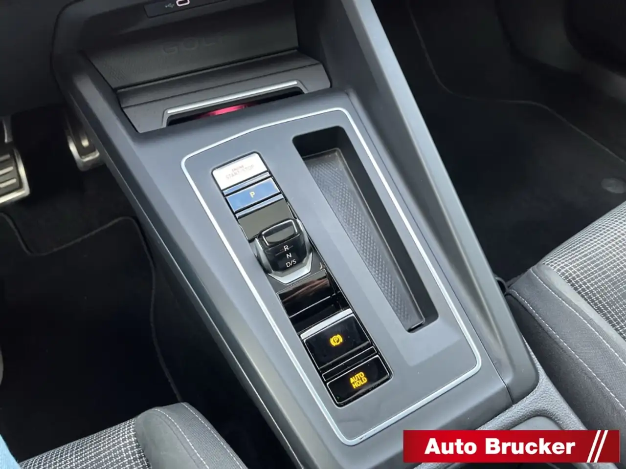 Volkswagen Golf VIII GTD 2.0 TDI+DSG+LED+Navi+Pano+3-Zonen-Klima+S 12