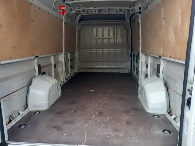 Peugeot Boxer view 14