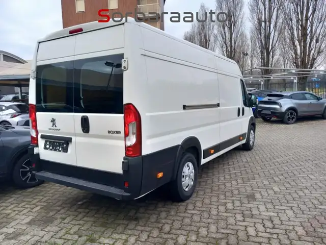 Peugeot Boxer view 4