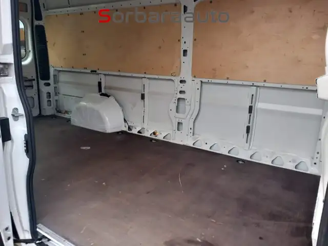 Peugeot Boxer view 9