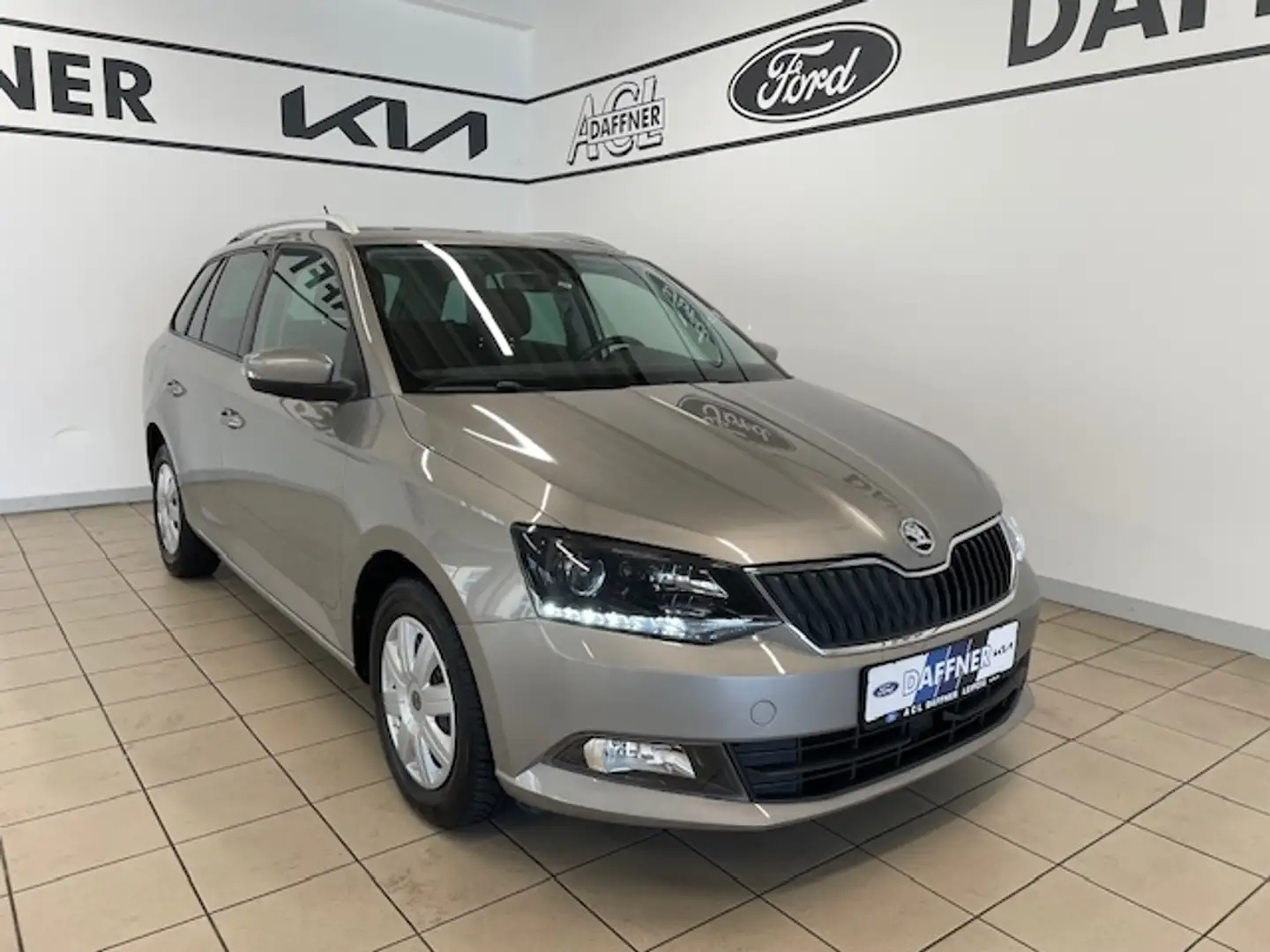 Skoda Fabia Combi Style 1.2 TSI Klima PDC SHZ Beige - 1