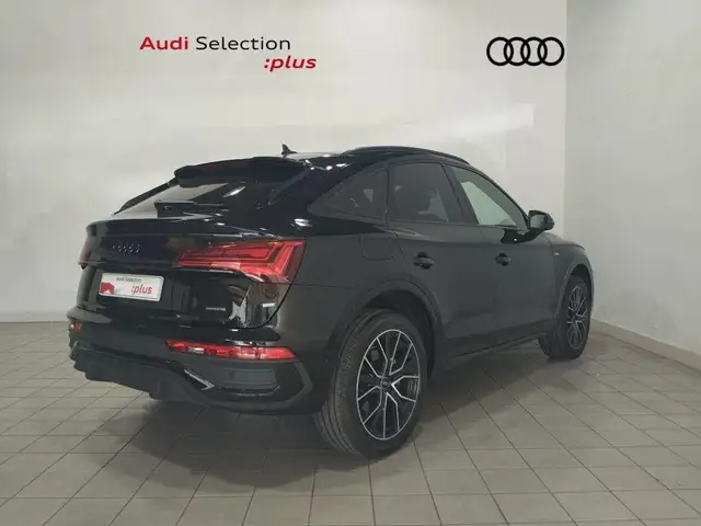 Audi Q5 view 4