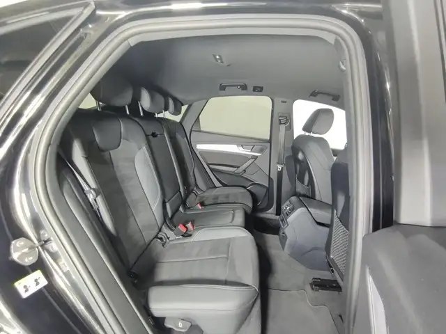 Audi Q5 view 7