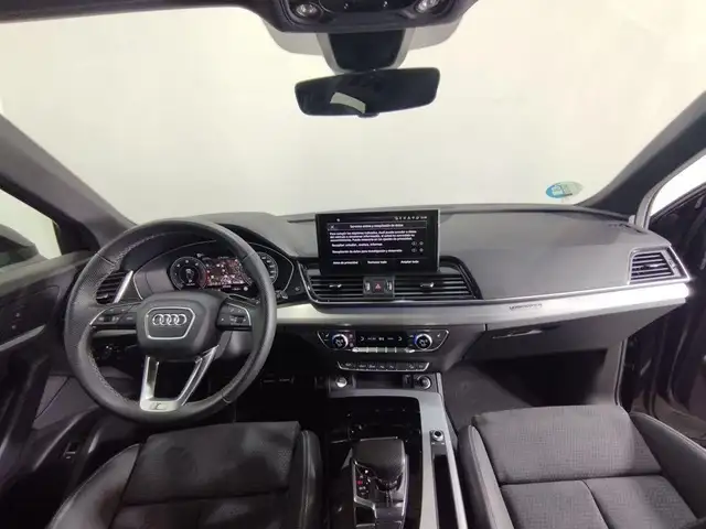 Audi Q5 view 6