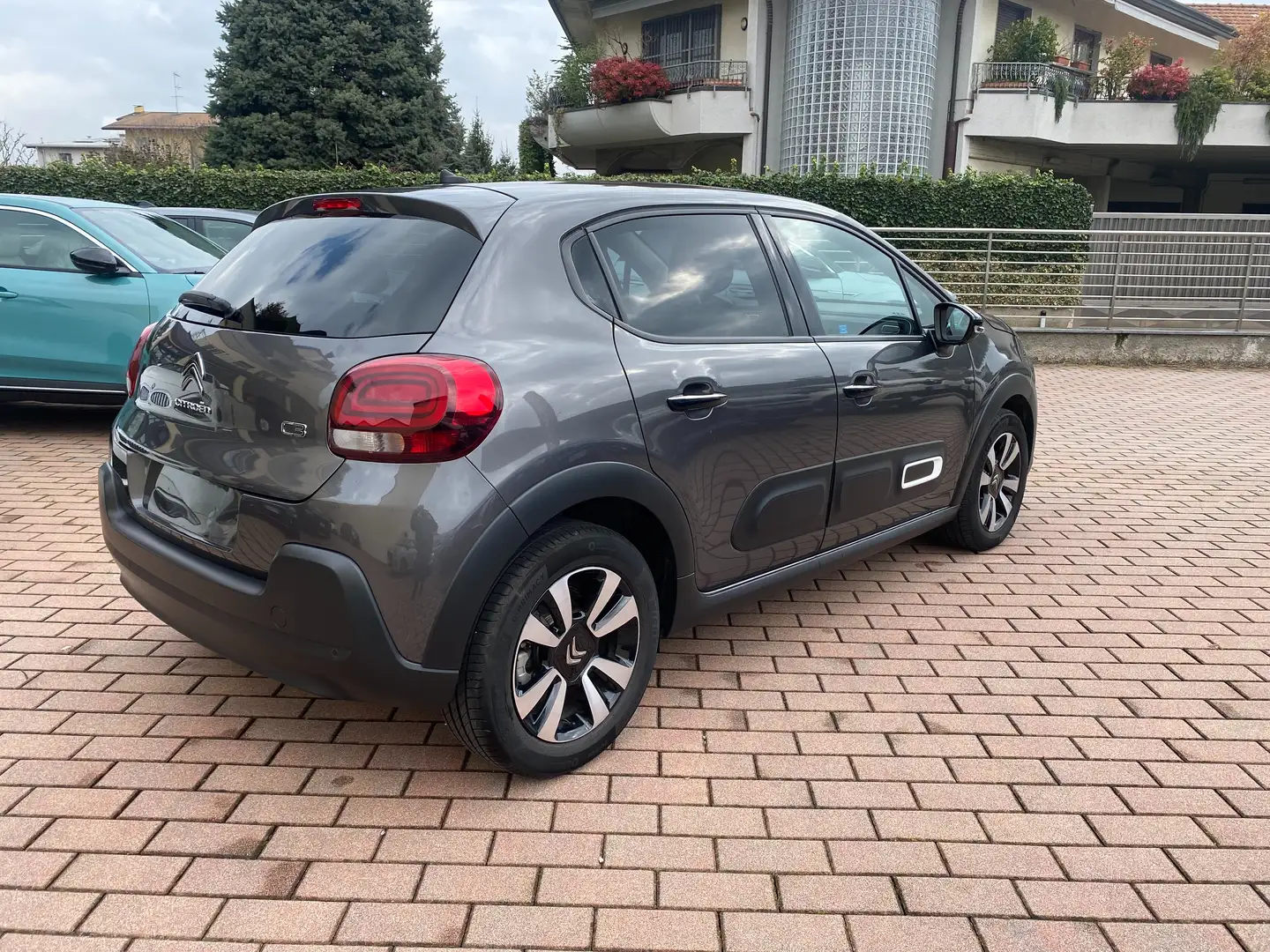 Citroen C3 1.2 puretech Shine 110cv cambio automatico Grigio - 2