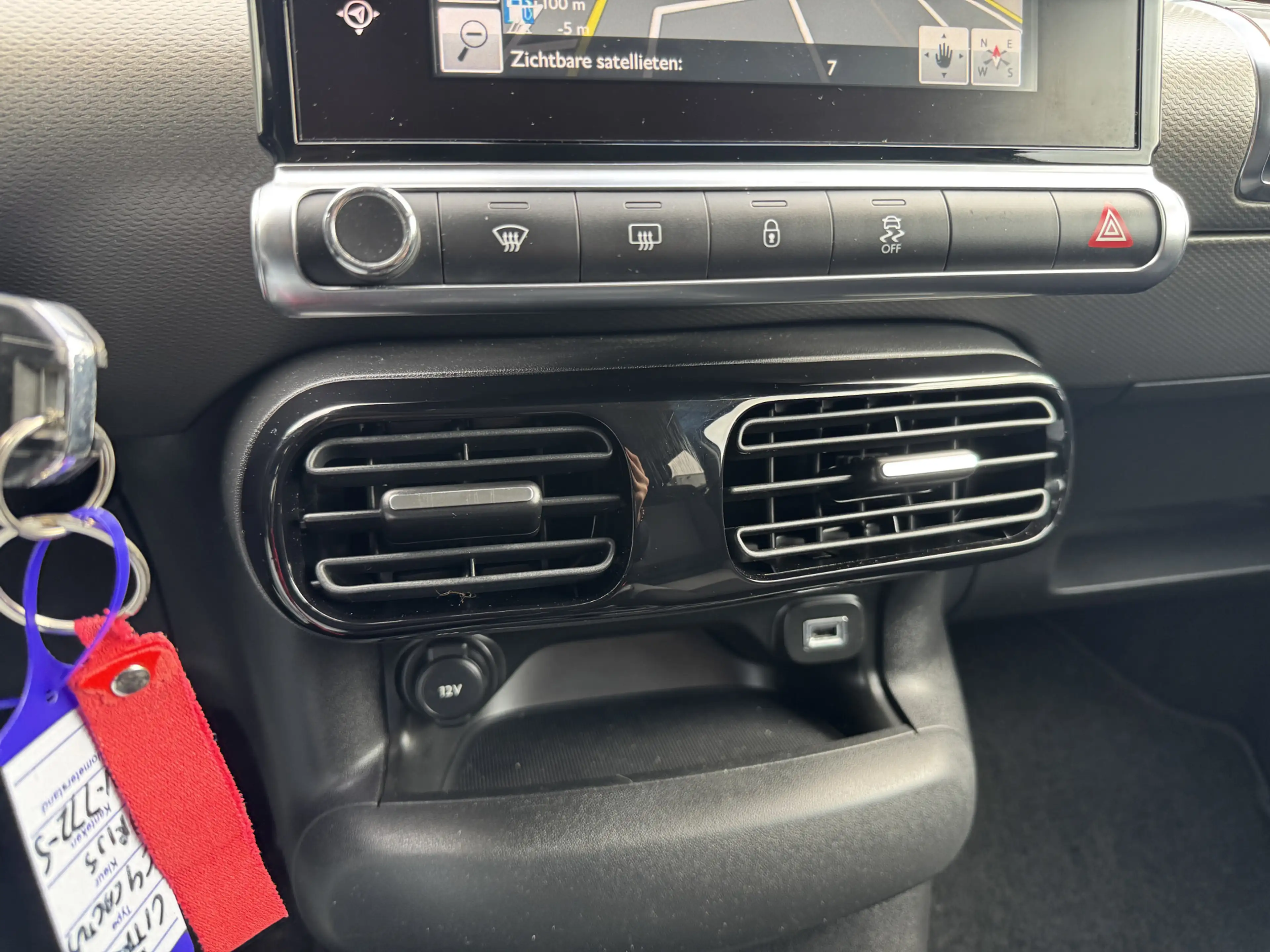 Citroen C4 Cactus 1.2 PureTech Shine Camera / Pdc / Lmv — photo 26
