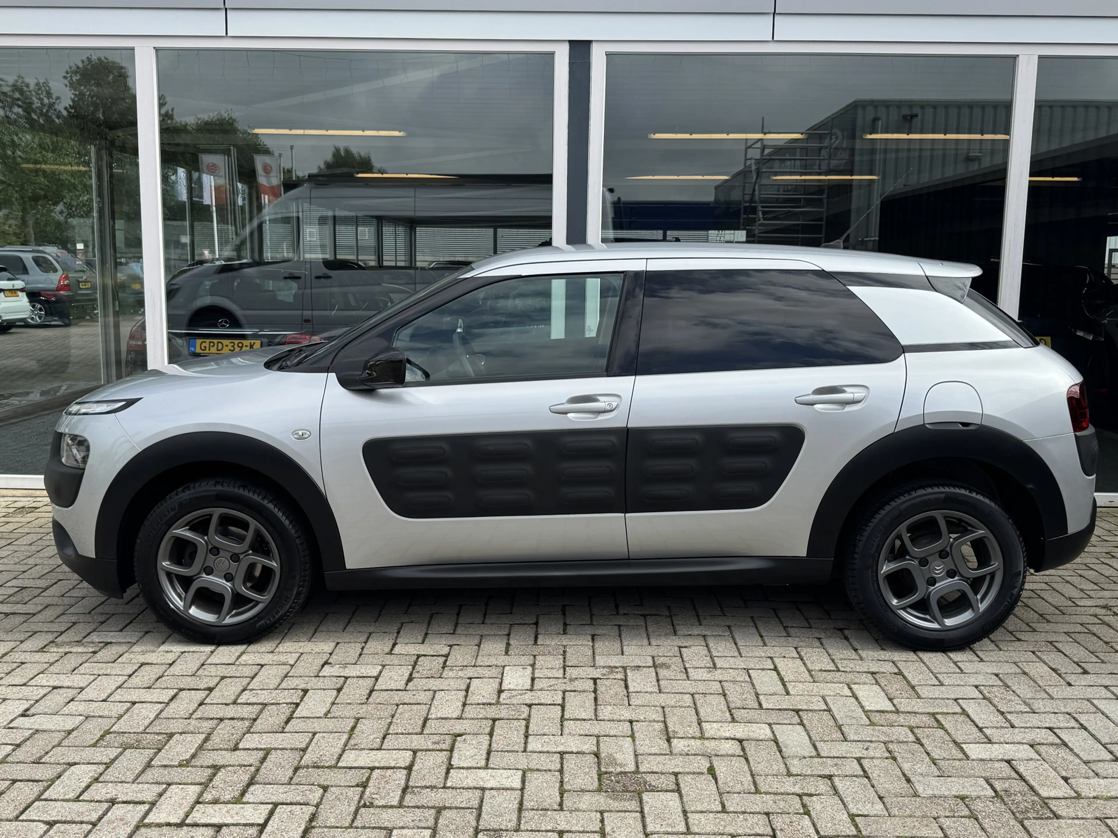 Citroen C4 Cactus 1.2 PureTech Shine Camera / Pdc / Lmv — photo 9