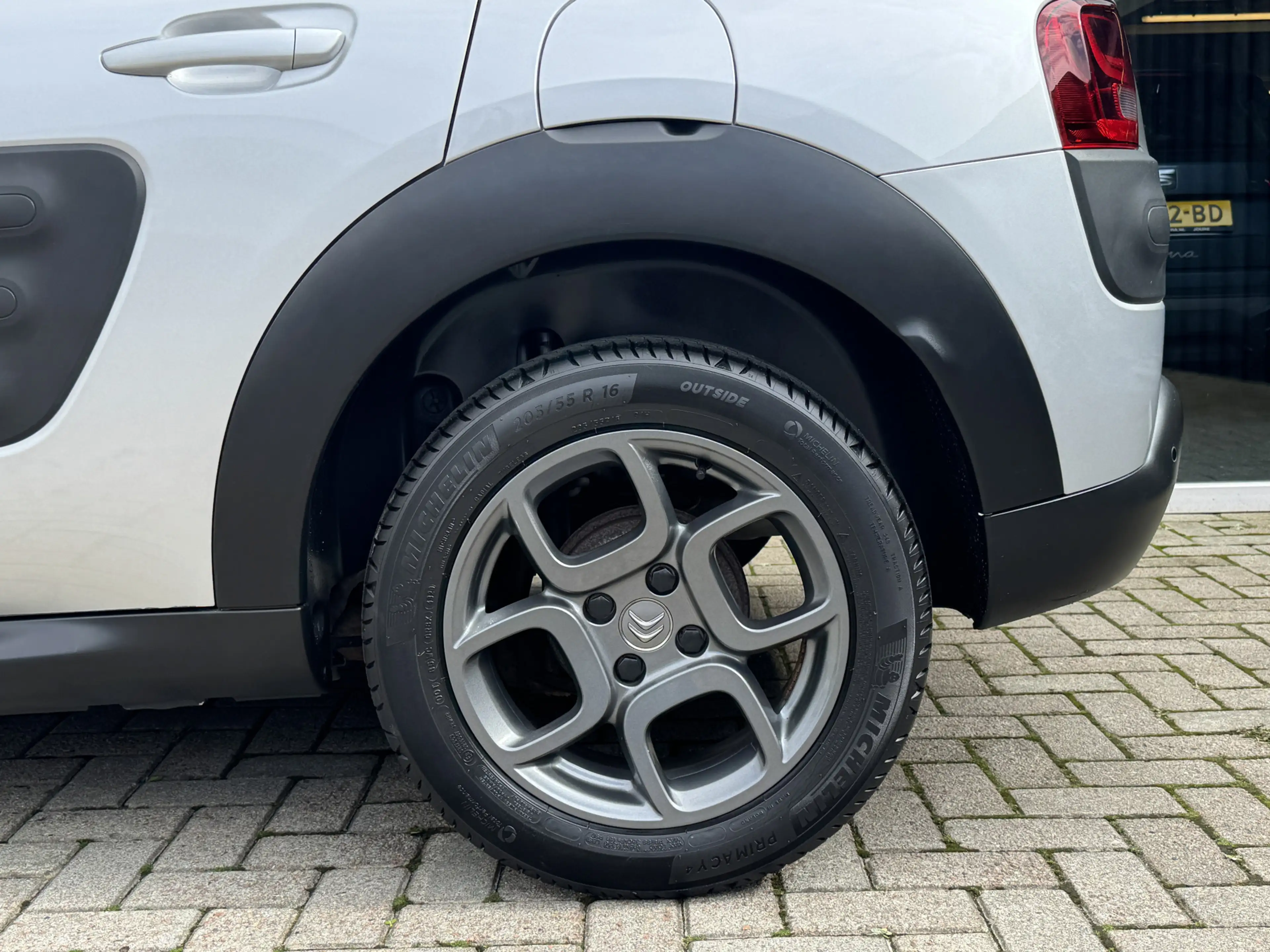 Citroen C4 Cactus 1.2 PureTech Shine Camera / Pdc / Lmv — photo 11