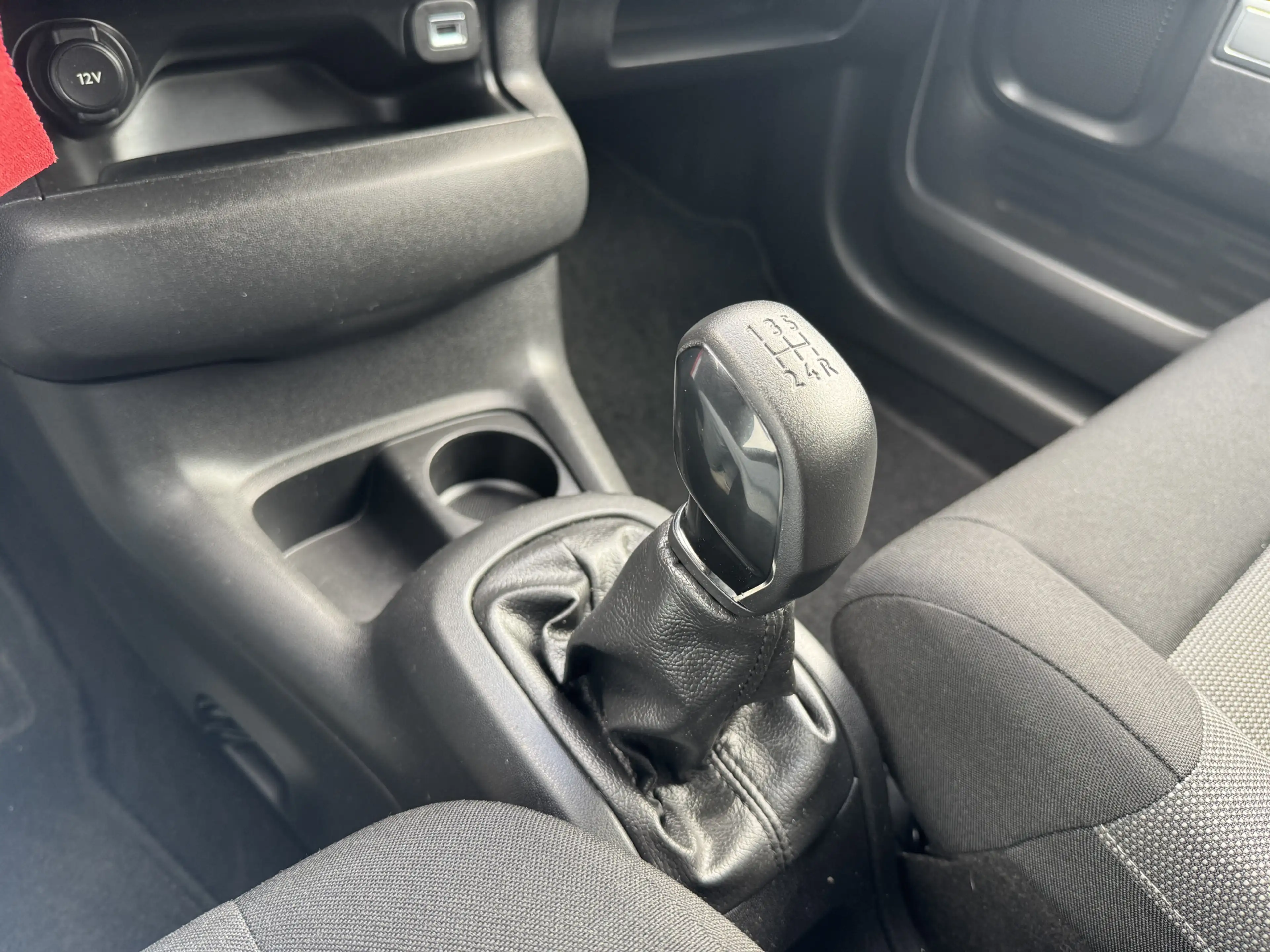 Citroen C4 Cactus 1.2 PureTech Shine Camera / Pdc / Lmv — photo 27
