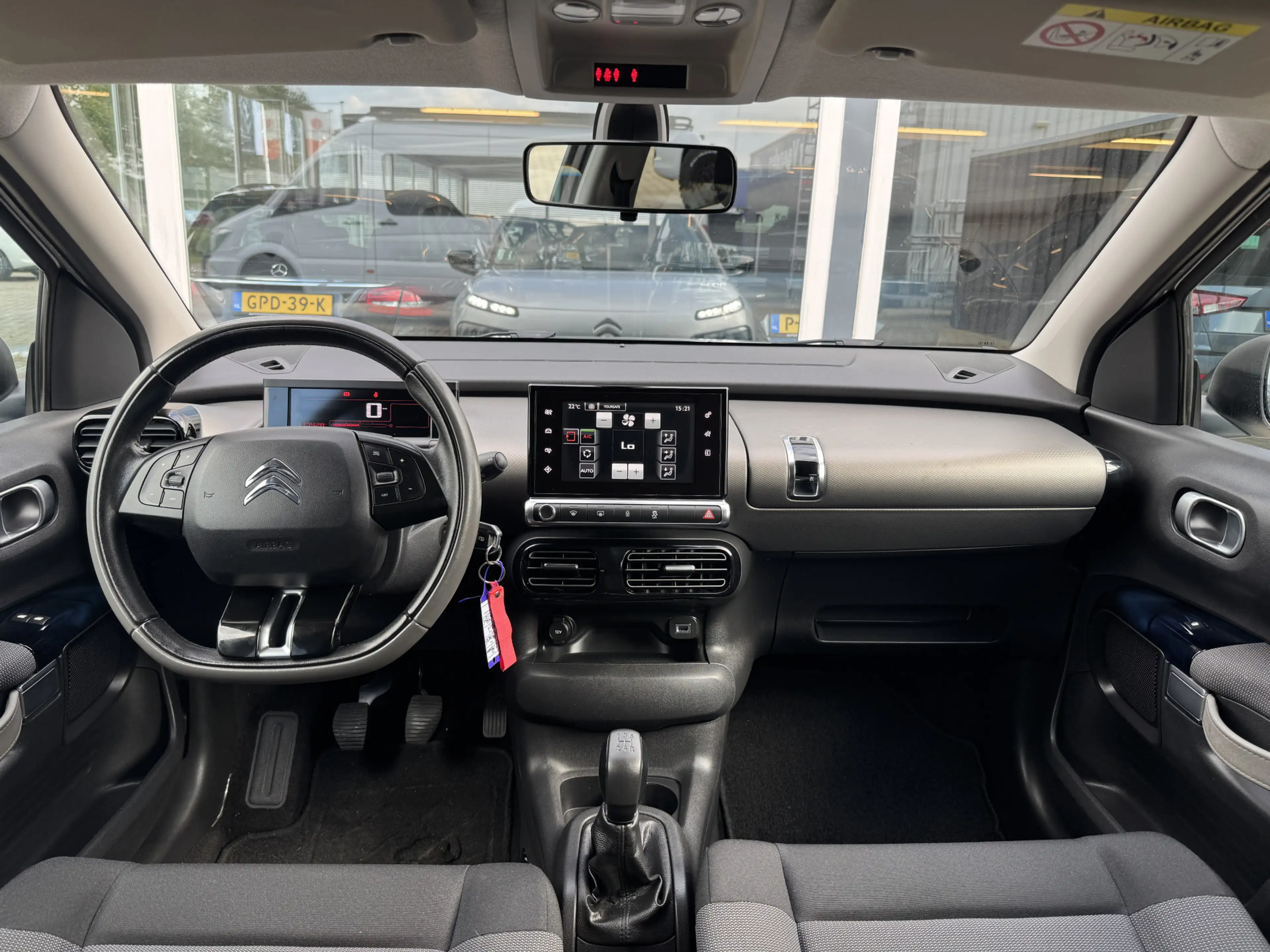 Citroen C4 Cactus 1.2 PureTech Shine Camera / Pdc / Lmv — photo 18
