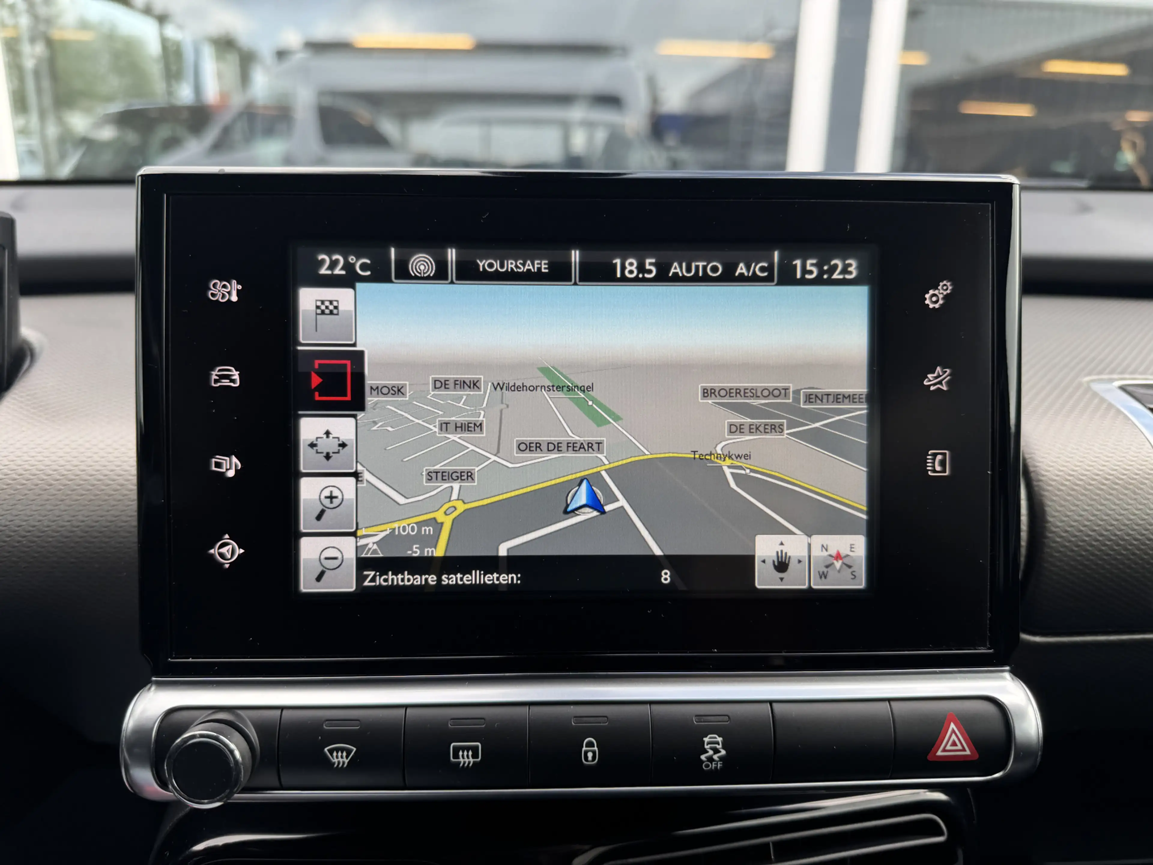 Citroen C4 Cactus 1.2 PureTech Shine Camera / Pdc / Lmv — photo 25