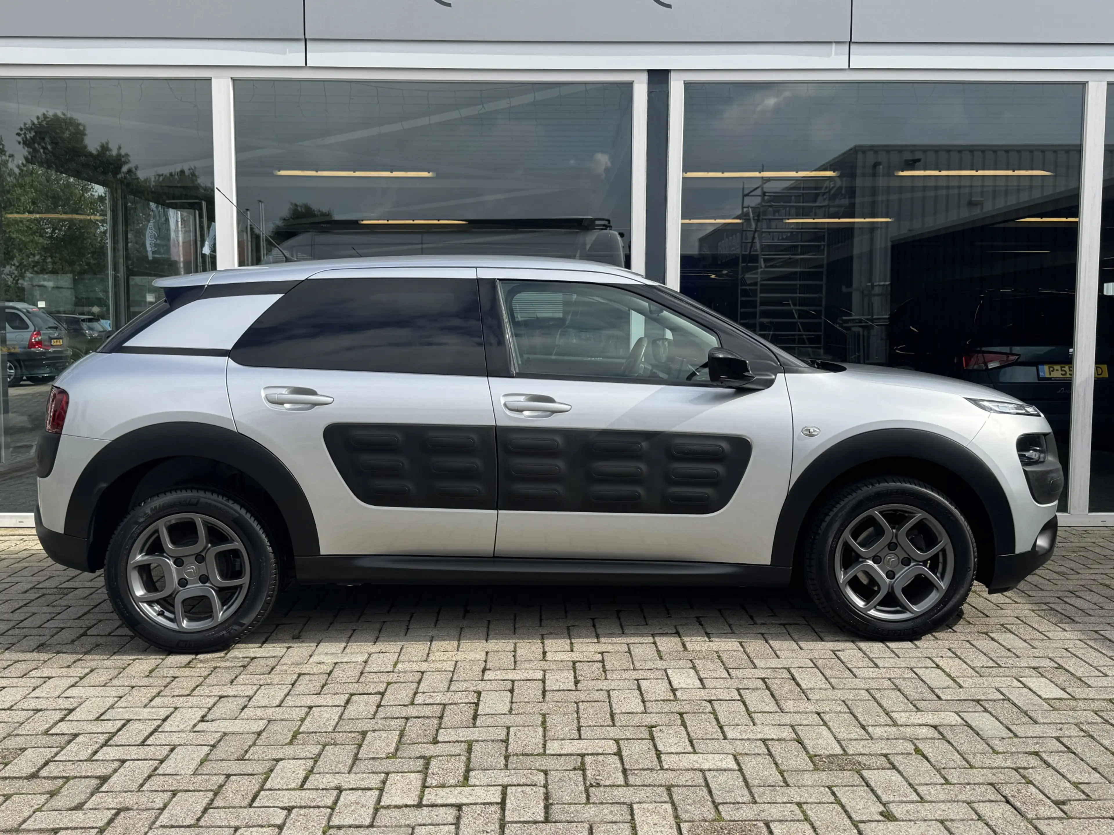 Citroen C4 Cactus 1.2 PureTech Shine Camera / Pdc / Lmv — photo 12