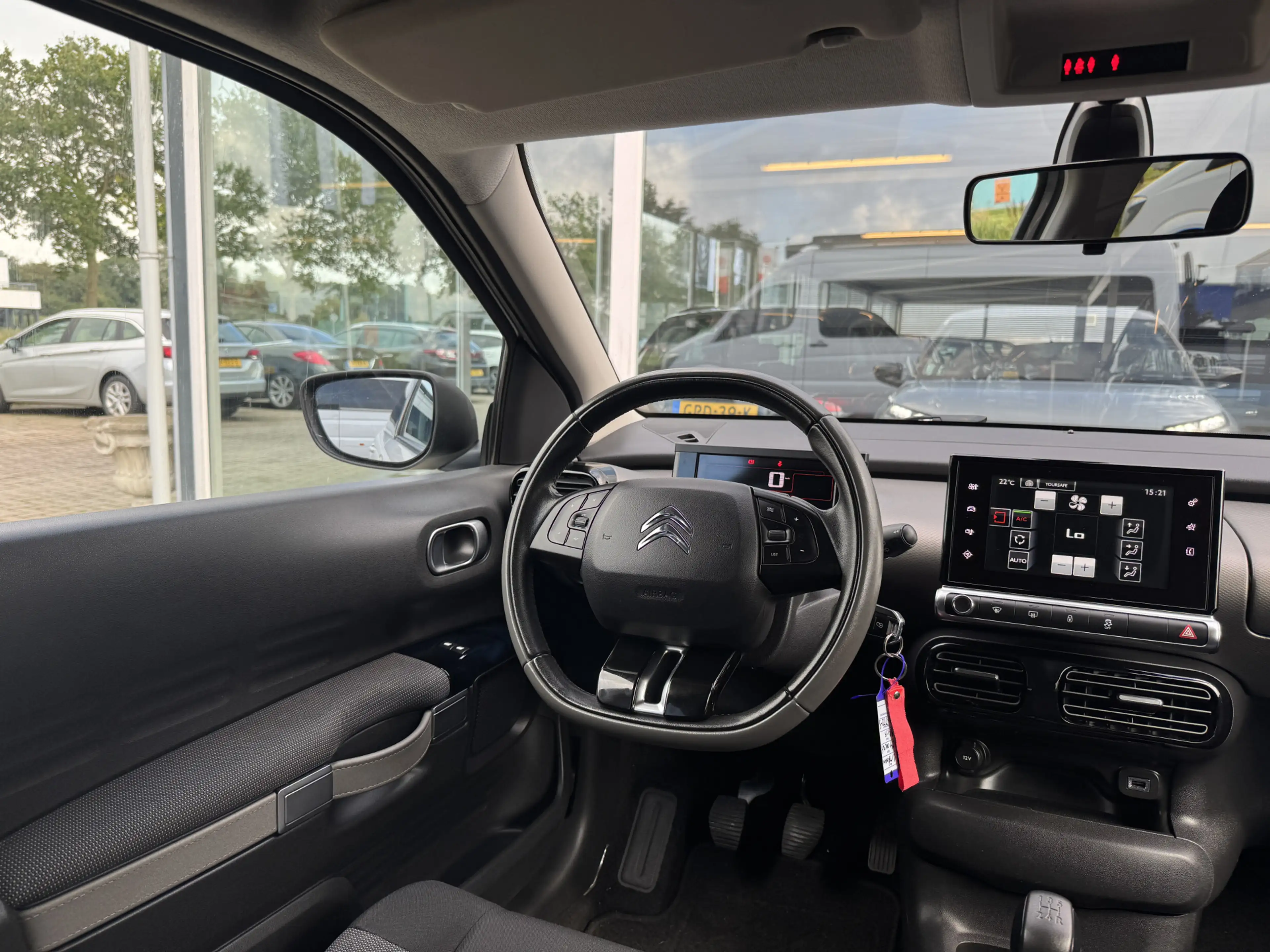 Citroen C4 Cactus 1.2 PureTech Shine Camera / Pdc / Lmv — photo 19
