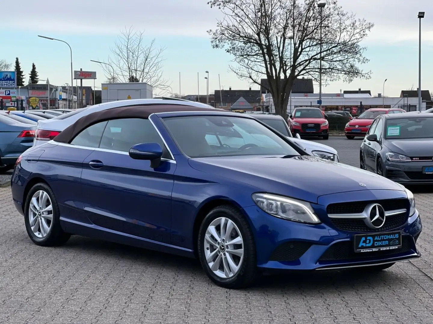 Mercedes-Benz C 200 d Cabrio 9G-TRONIC Blau - 2