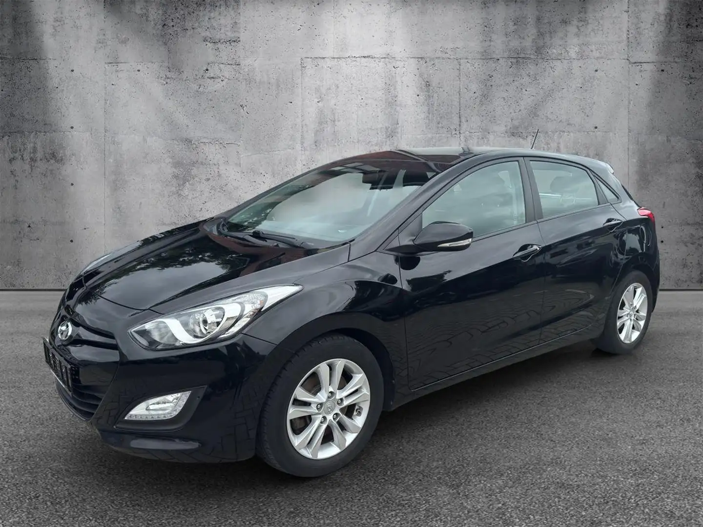 Hyundai i30 1.6 Navigation/Sitzheizung/RückfKam./Alu Schwarz - 1