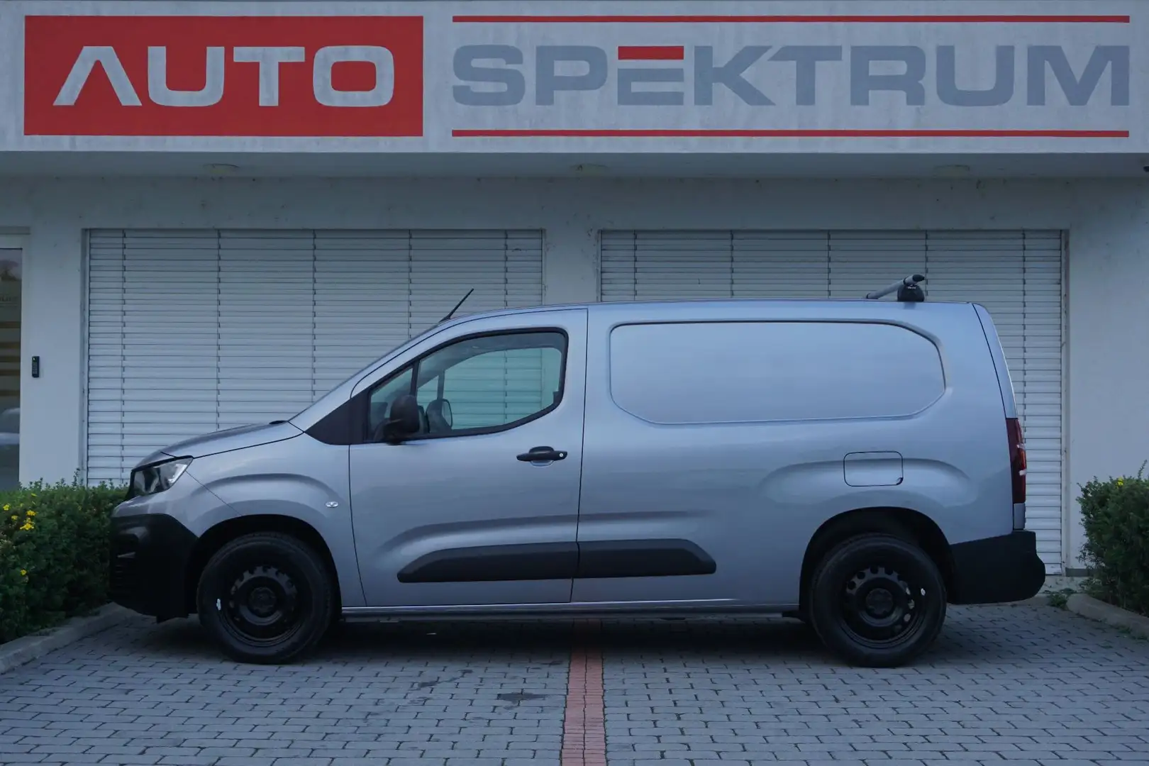 Peugeot Partner  Lang BlueHDi 130 Premium Aut | € 173 mtl Grau - 2