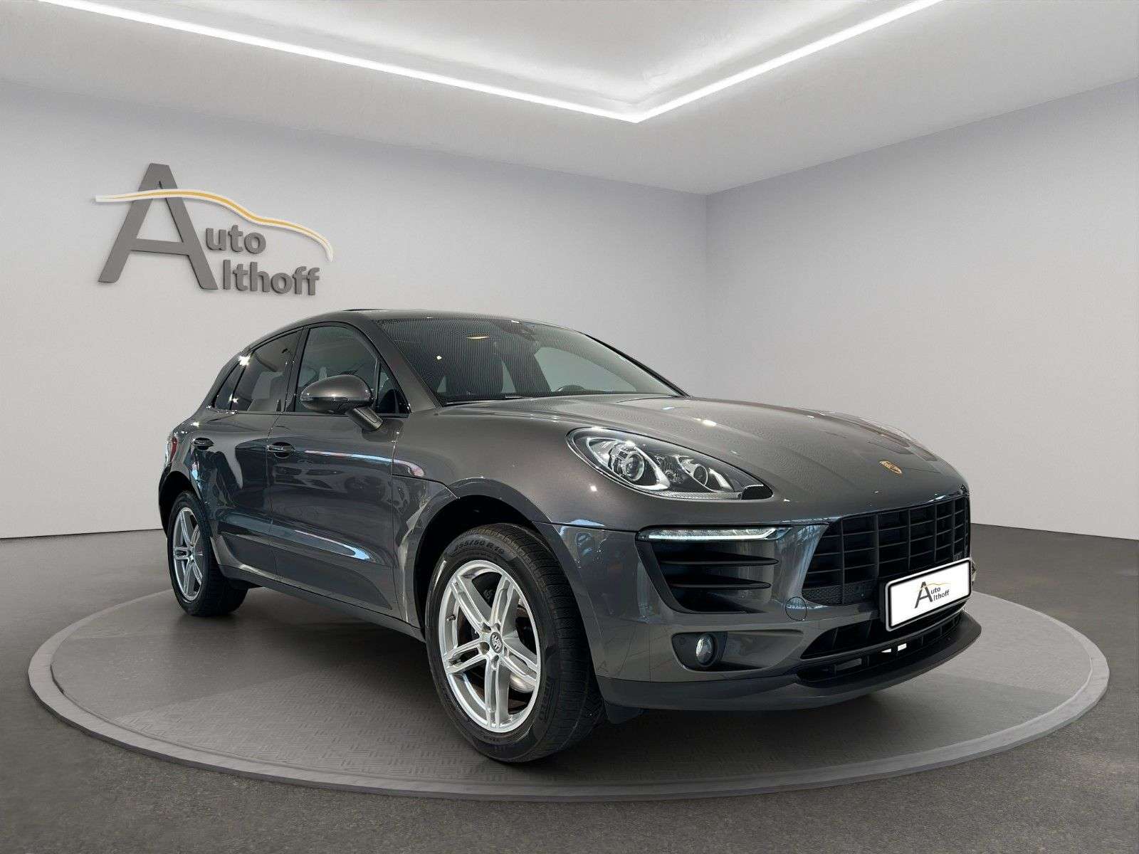 Second hand Porsche Macan 