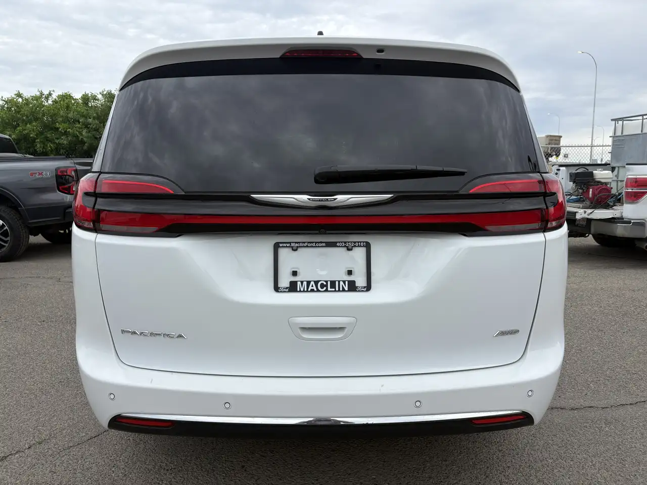Chrysler Pacifica снимка Chrysler Pacifica