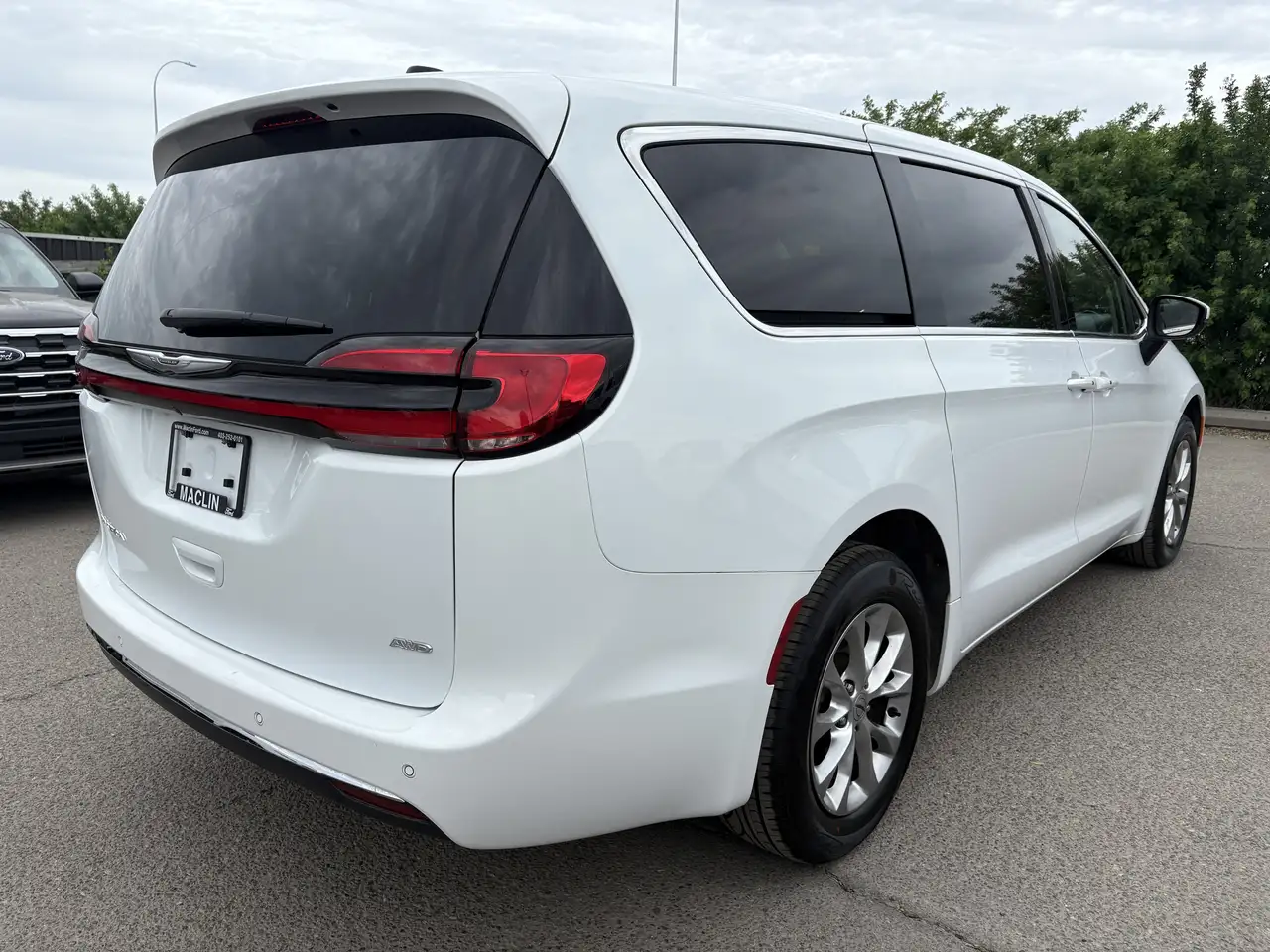 Chrysler Pacifica снимка Chrysler Pacifica