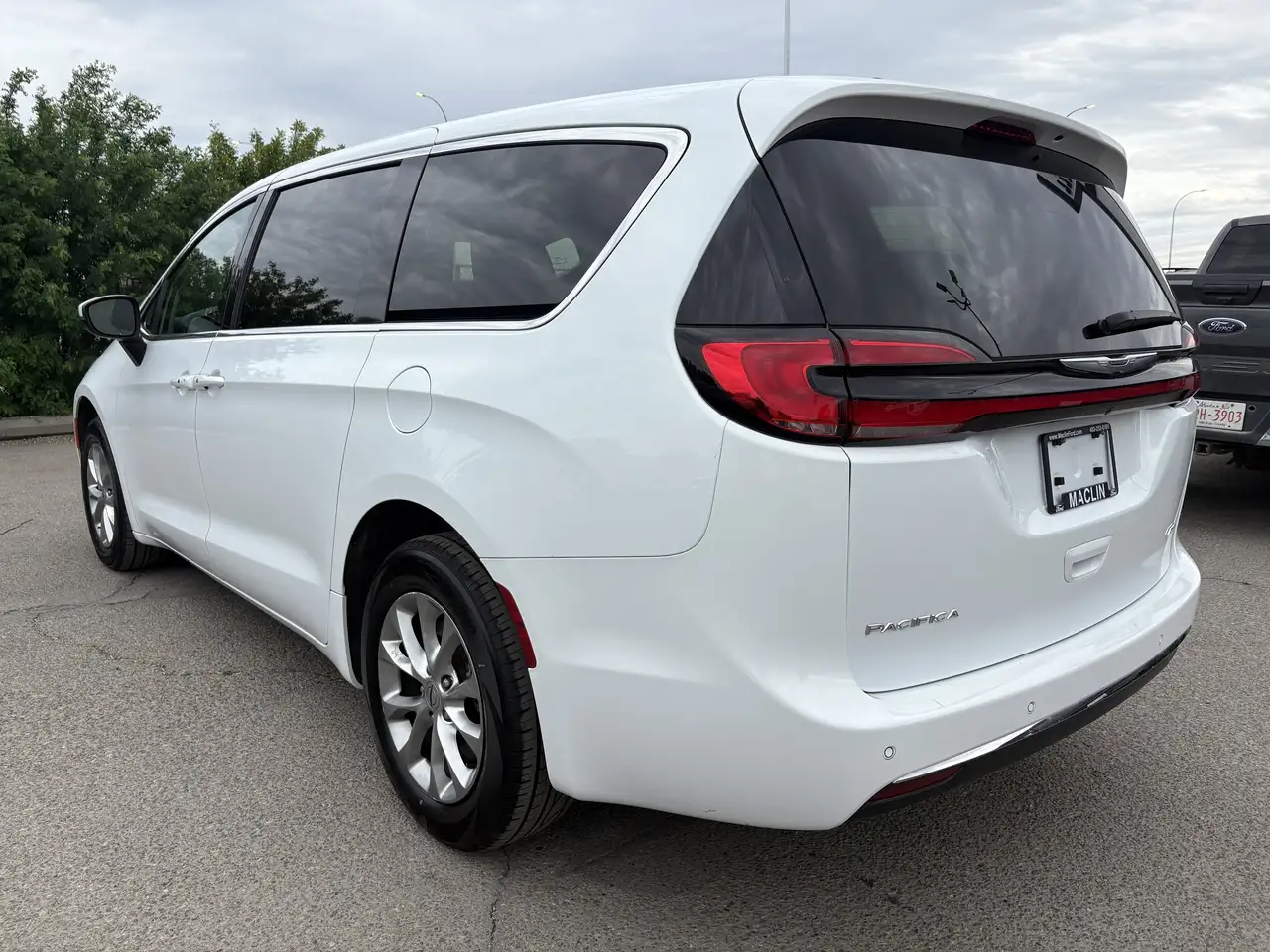 Chrysler Pacifica снимка Chrysler Pacifica