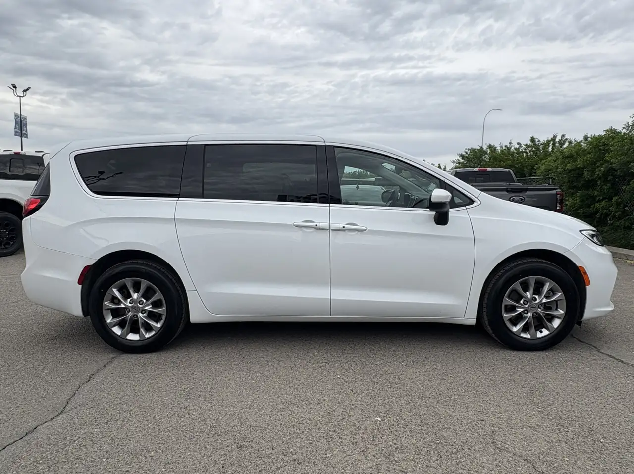 Chrysler Pacifica снимка Chrysler Pacifica