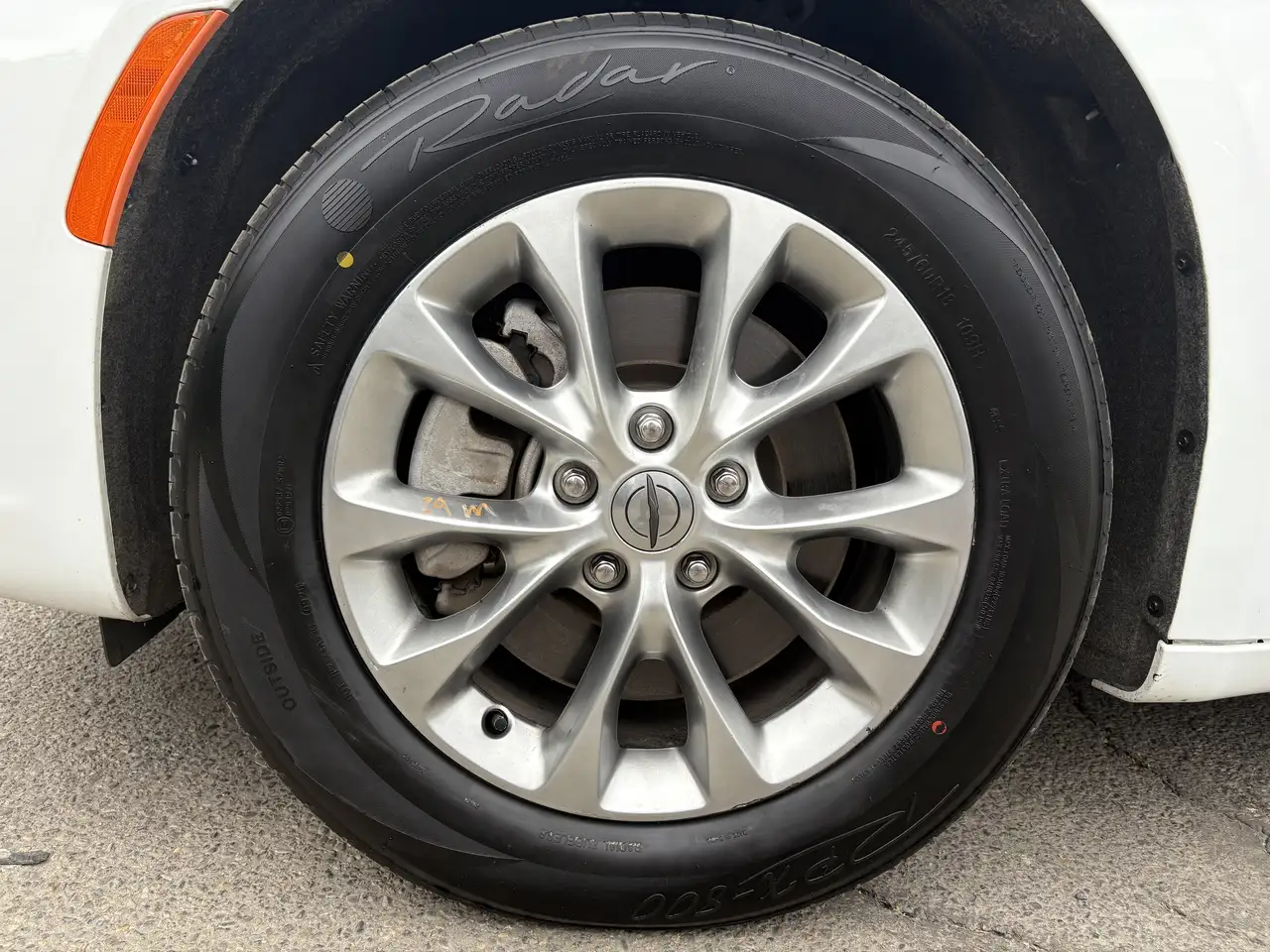 Chrysler Pacifica снимка Chrysler Pacifica