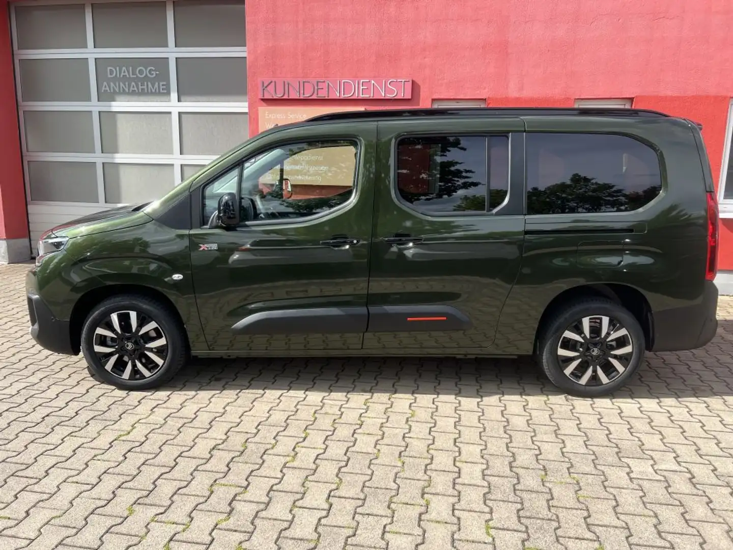 Citroen Berlingo XL BlueHDi 130 EAT8 MAX (E) Verde - 2