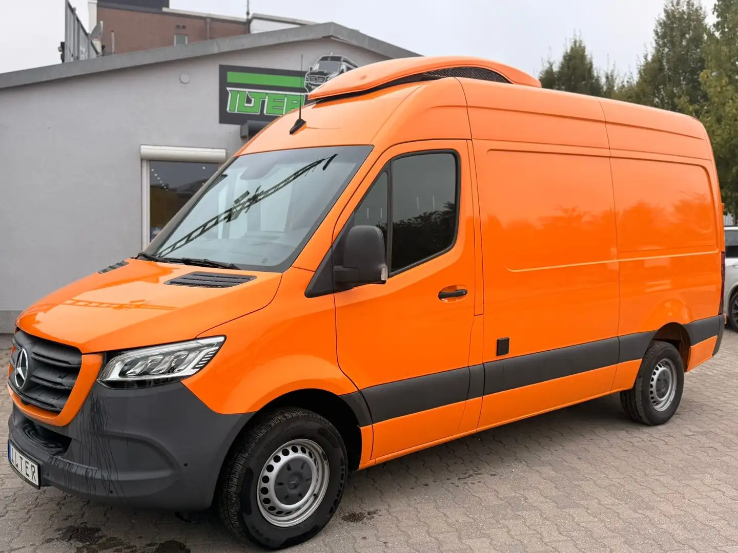 Mercedes-Benz Sprinter 319 CDI 3.0 CDI V6 Kerstner Frischedien Orange - 1