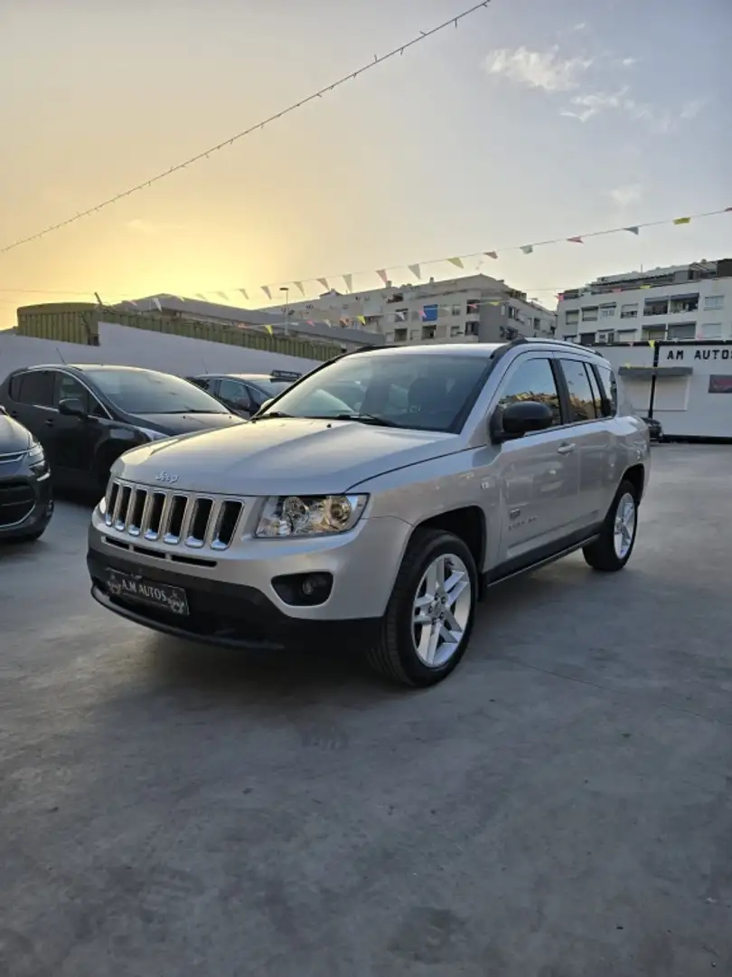 Jeep Compass Todoterreno Manual de 5 Puertas Gris - 1