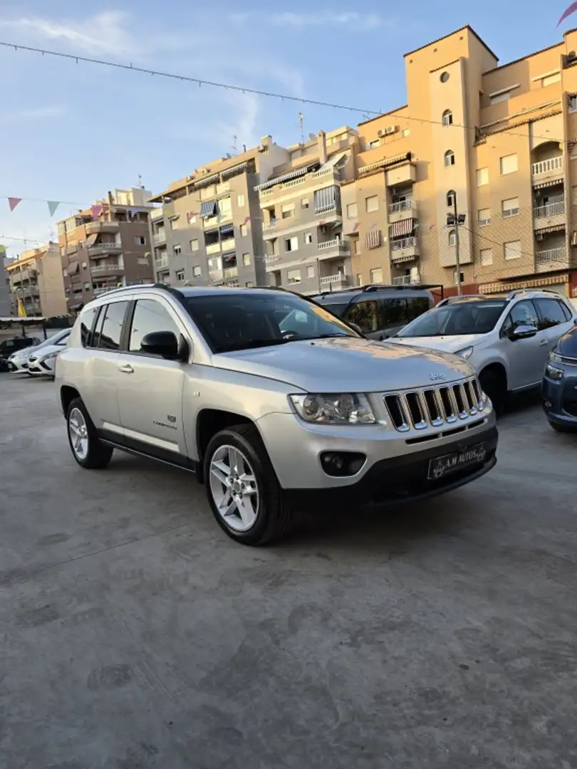 Jeep Compass Todoterreno Manual de 5 Puertas Gris - 2