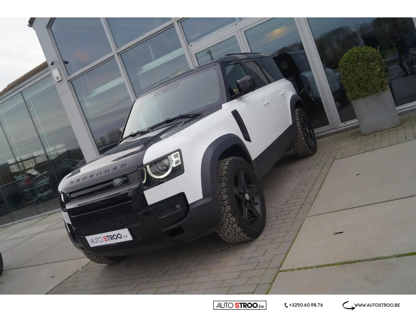 Land Rover Defender D250 HARDTOP SE LICHTE VRACHT Wit - 2