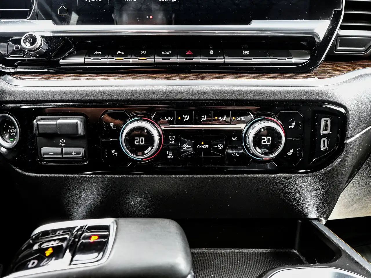 GMC Sierra 1500 снимка GMC Sierra 1500