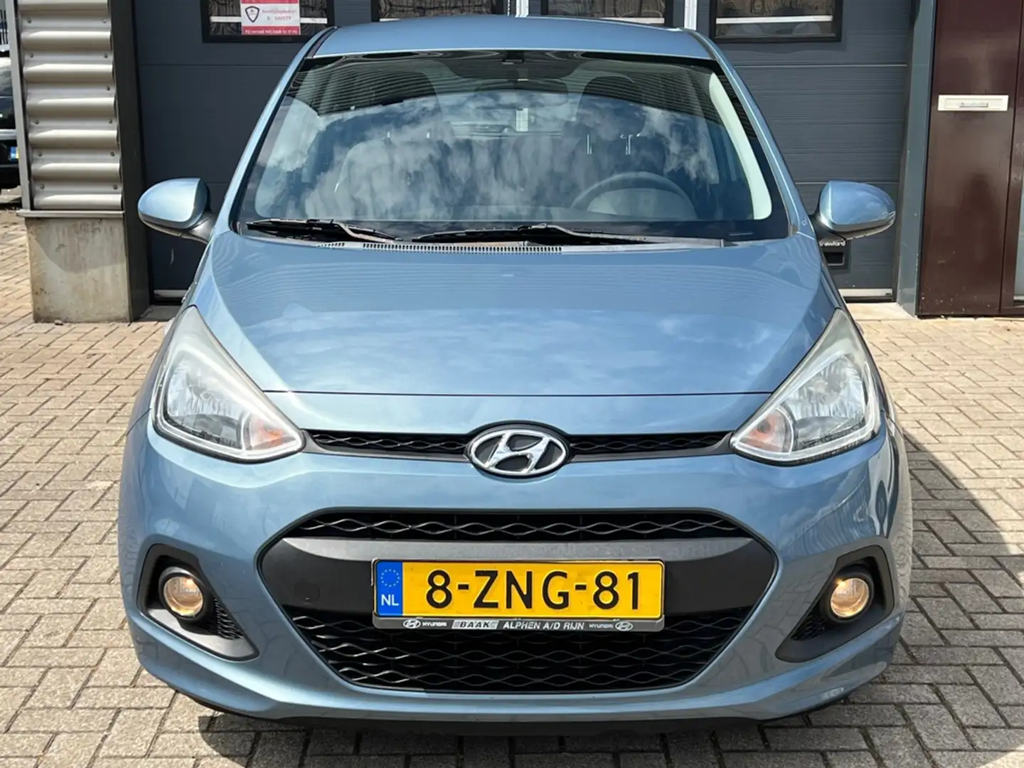 Hyundai i10 Hyundai I10 1.0i i-Motion Comfort / Cruise / Clima Blauw - 2