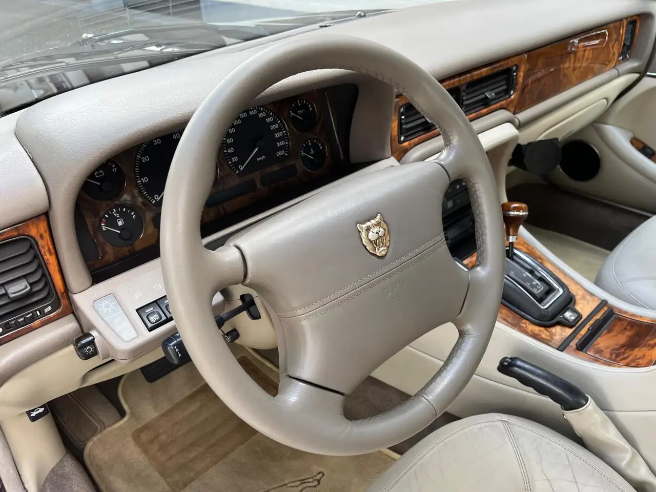Jaguar XJ 3.2, Automaat, Yongtimer, Hele nette staat., foto 12